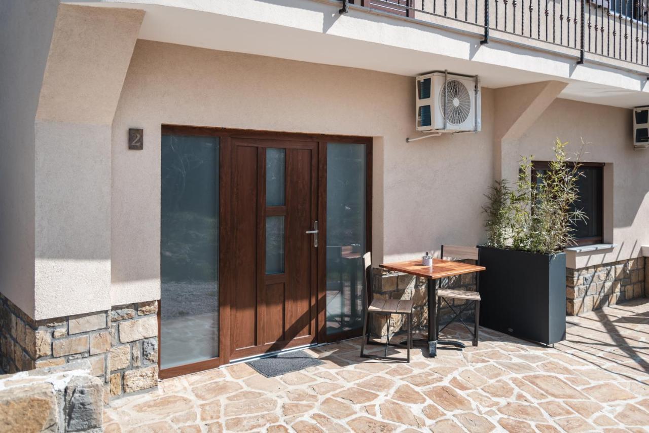 Hisa Kapis With Hot Tube Koper Exterior foto