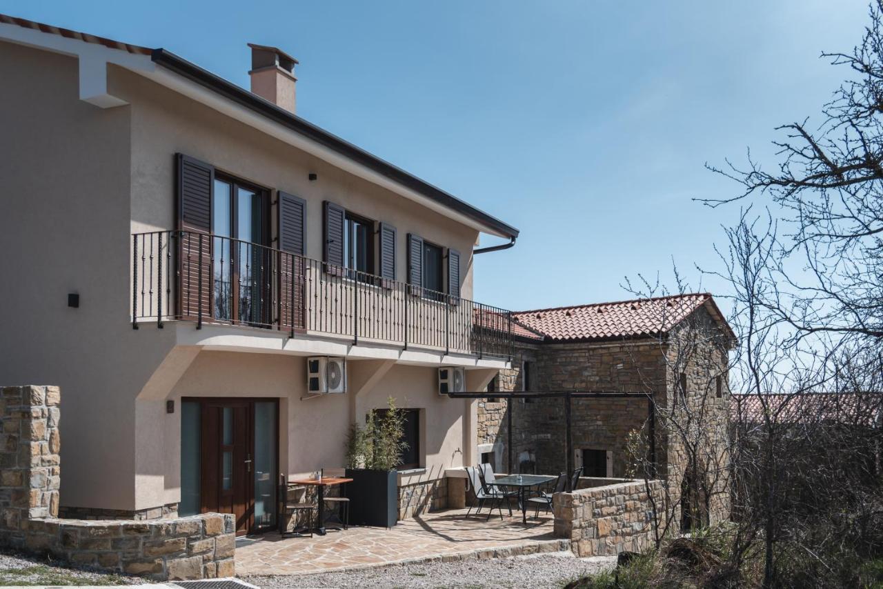 Hisa Kapis With Hot Tube Koper Exterior foto