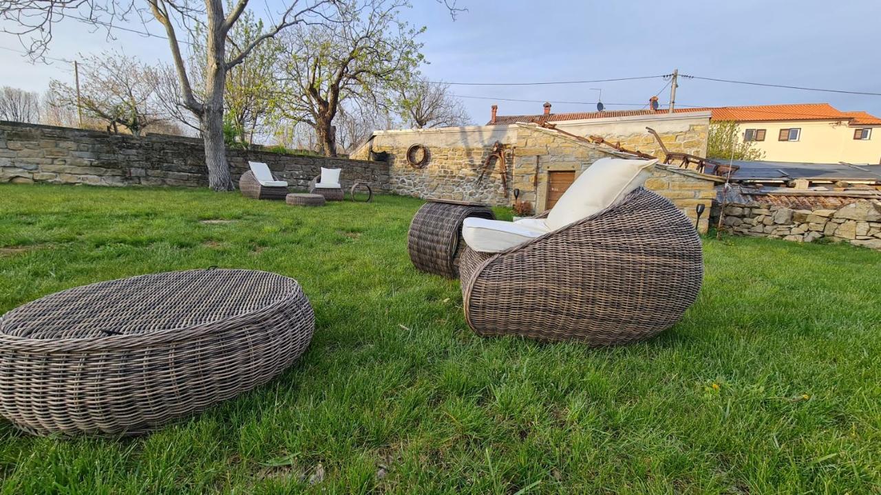 Hisa Kapis With Hot Tube Koper Exterior foto