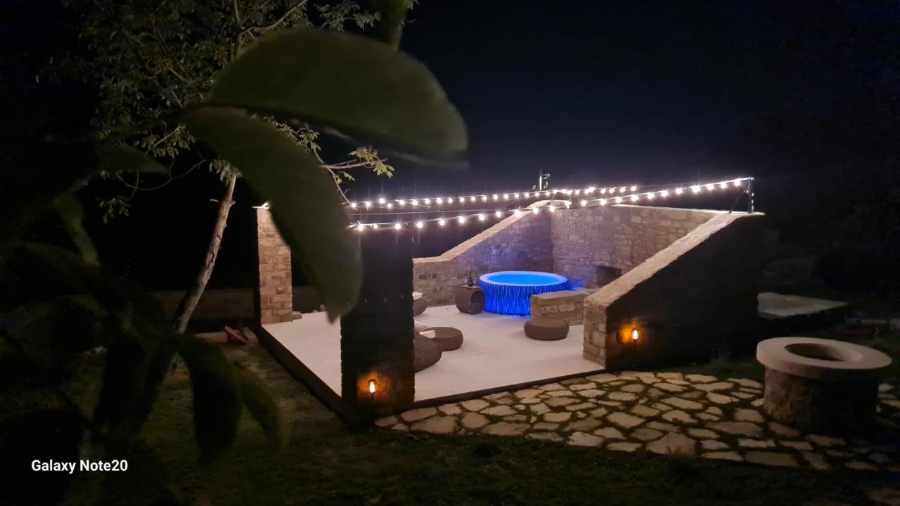 Hisa Kapis With Hot Tube Koper Exterior foto