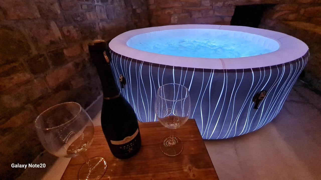 Hisa Kapis With Hot Tube Koper Exterior foto