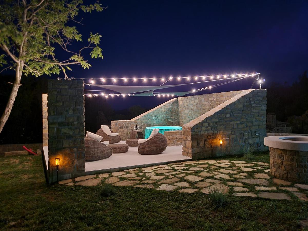 Hisa Kapis With Hot Tube Koper Exterior foto