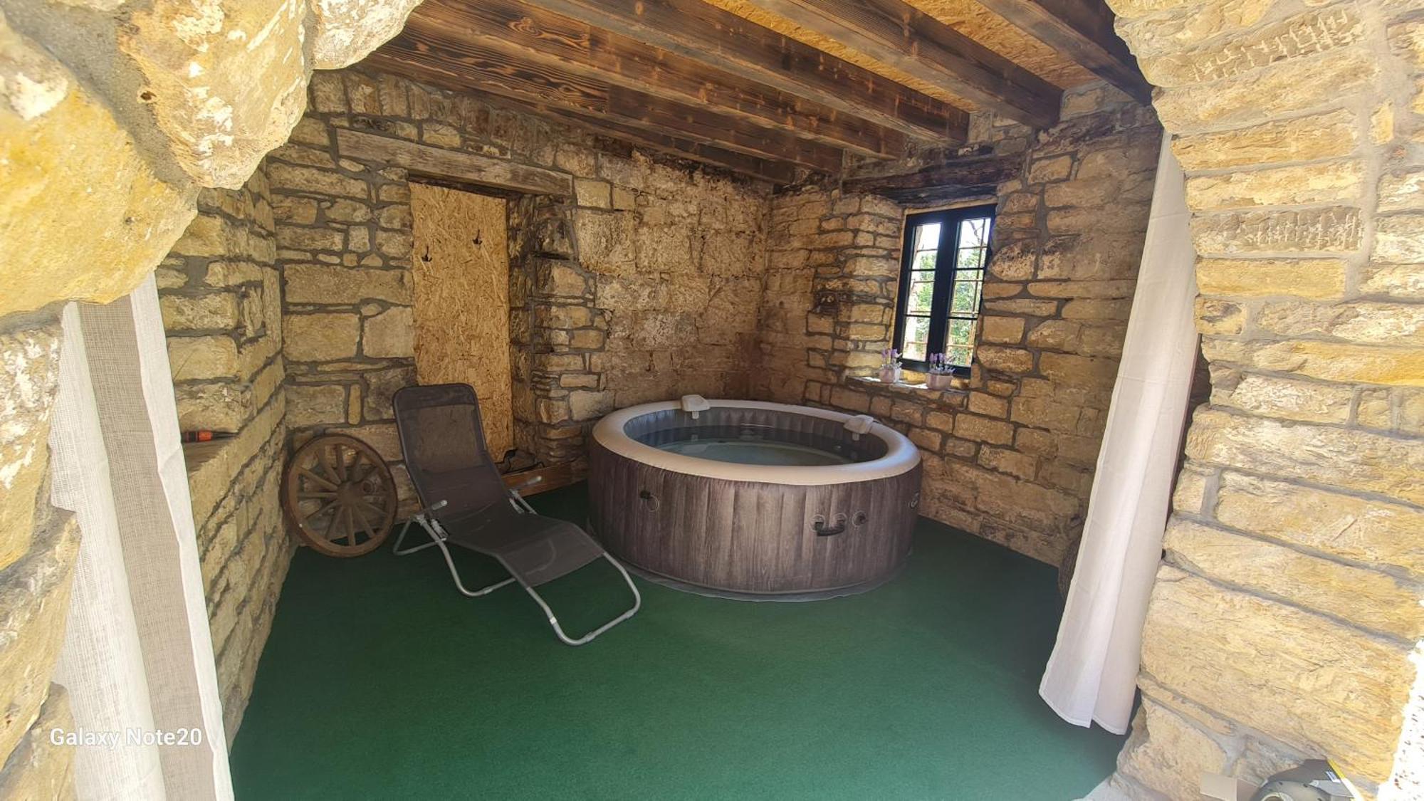 Hisa Kapis With Hot Tube Koper Exterior foto