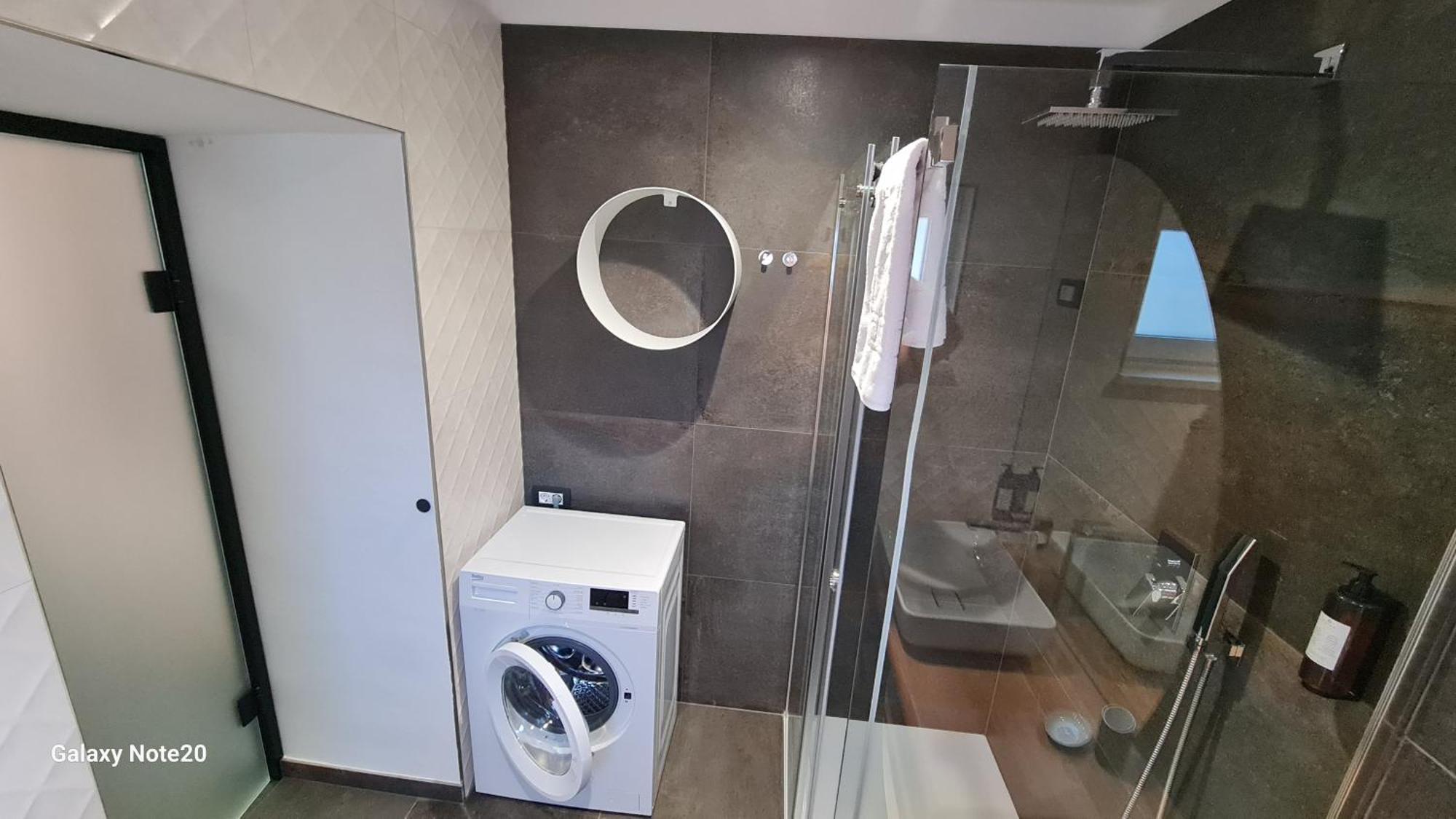 Hisa Kapis With Hot Tube Koper Exterior foto