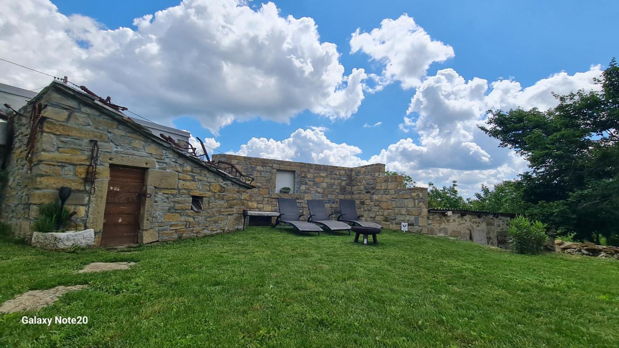Hisa Kapis With Hot Tube Koper Exterior foto