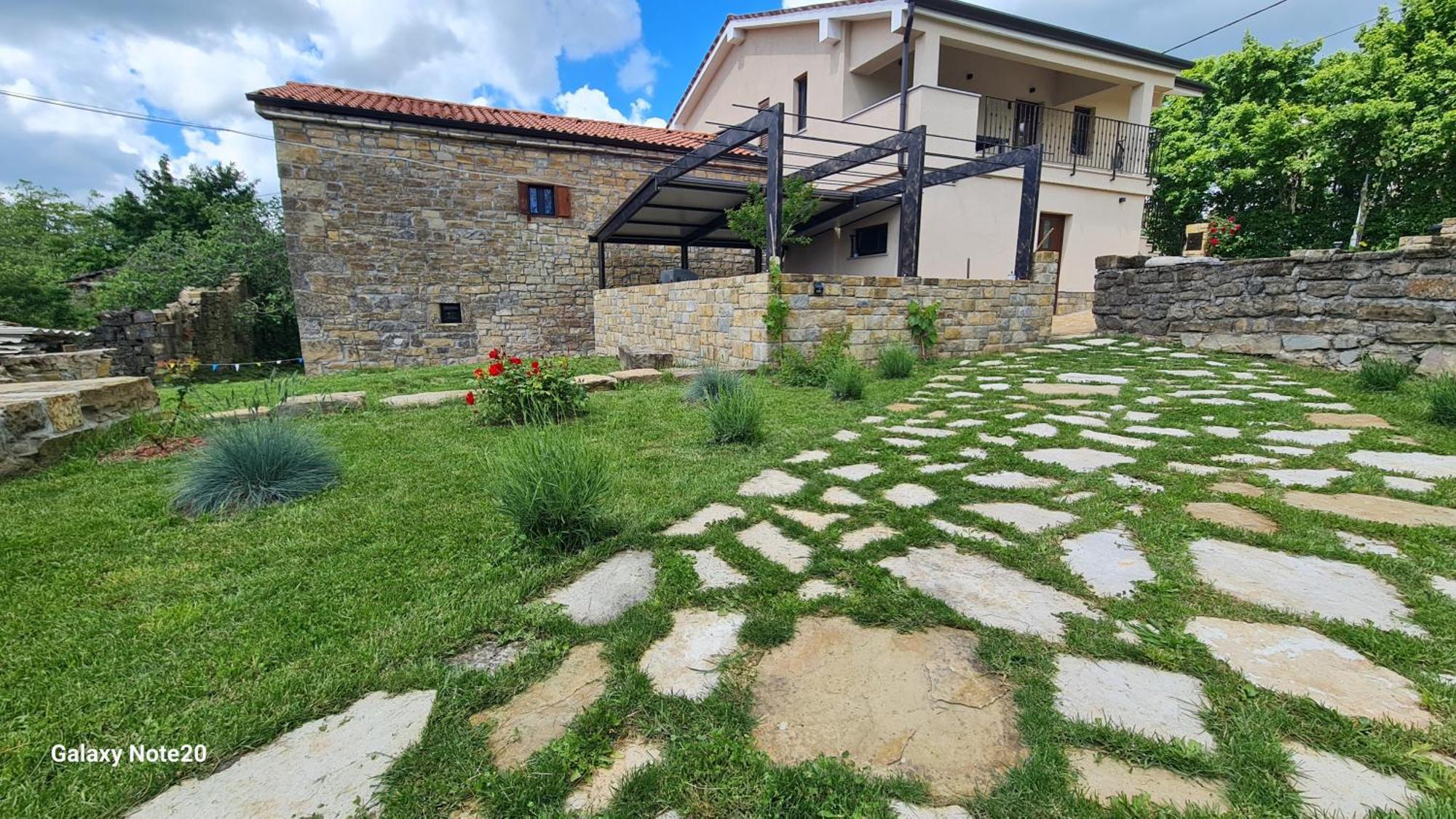 Hisa Kapis With Hot Tube Koper Exterior foto